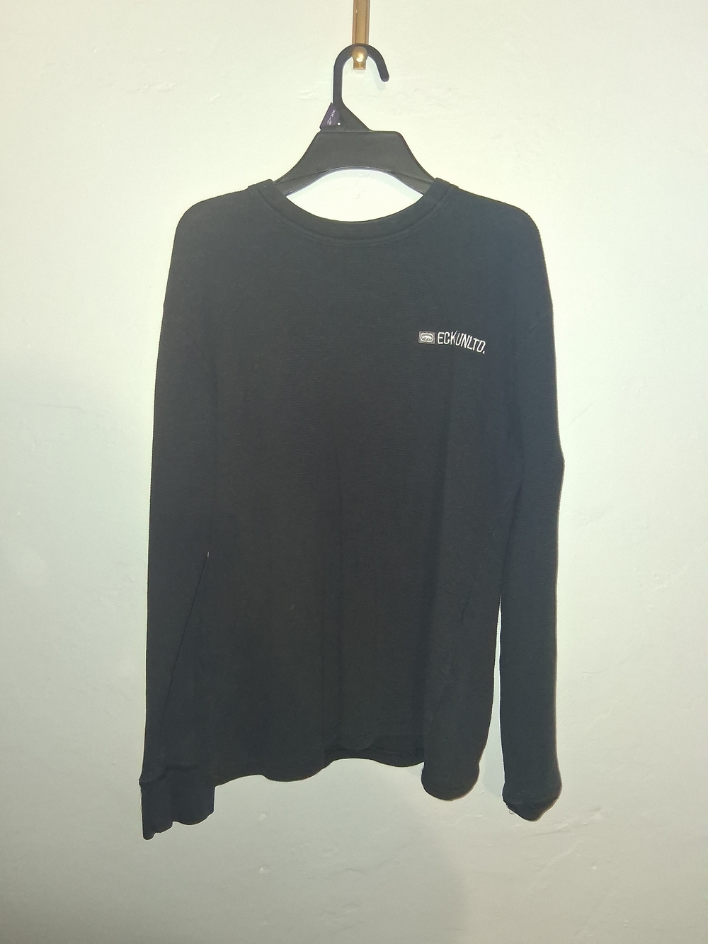 Ecko Unlimited Men’s Black Long-Sleeve Crewneck Tee